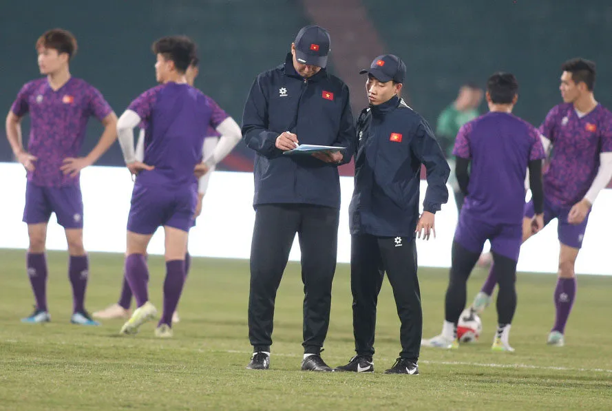 Họp báo chung kết lượt về Asean Cup trưa 04/01/2025: Việt Nam - Thái Lan đấu khẩu 2 Châu Ngọc Quang quyết tâm cùng ĐT Việt Nam chiến thắng